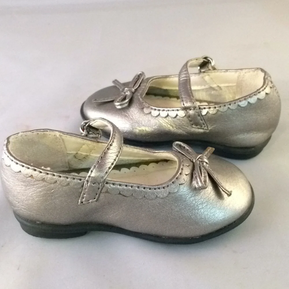 CIRCO Metallic Gold Baby Shoes size 3 Corcoran